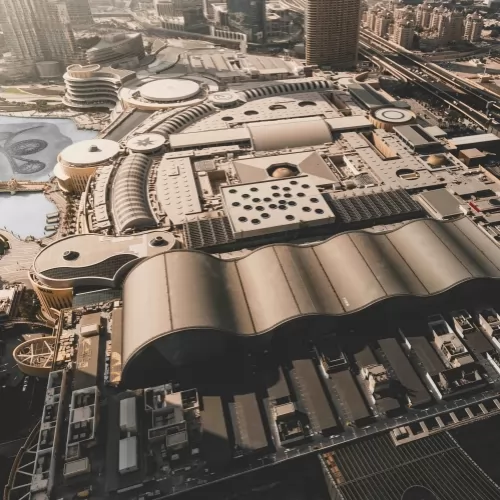 Shopping center roofing made in Italy: excellence in commercial architecture
