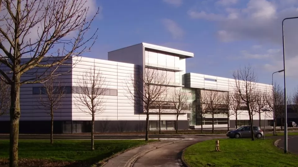 Elzen Distribution Center