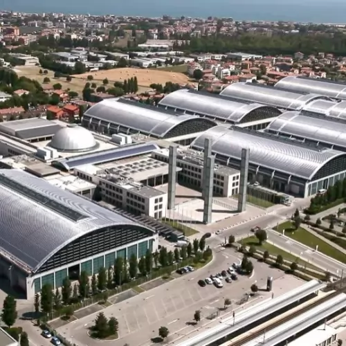 Sistema di copertura fotovoltaico integrato industriale made in Italy