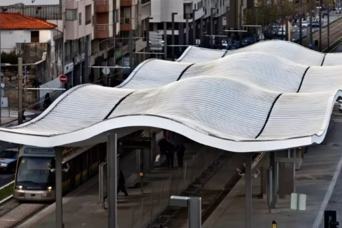 Roofing Metro Stations